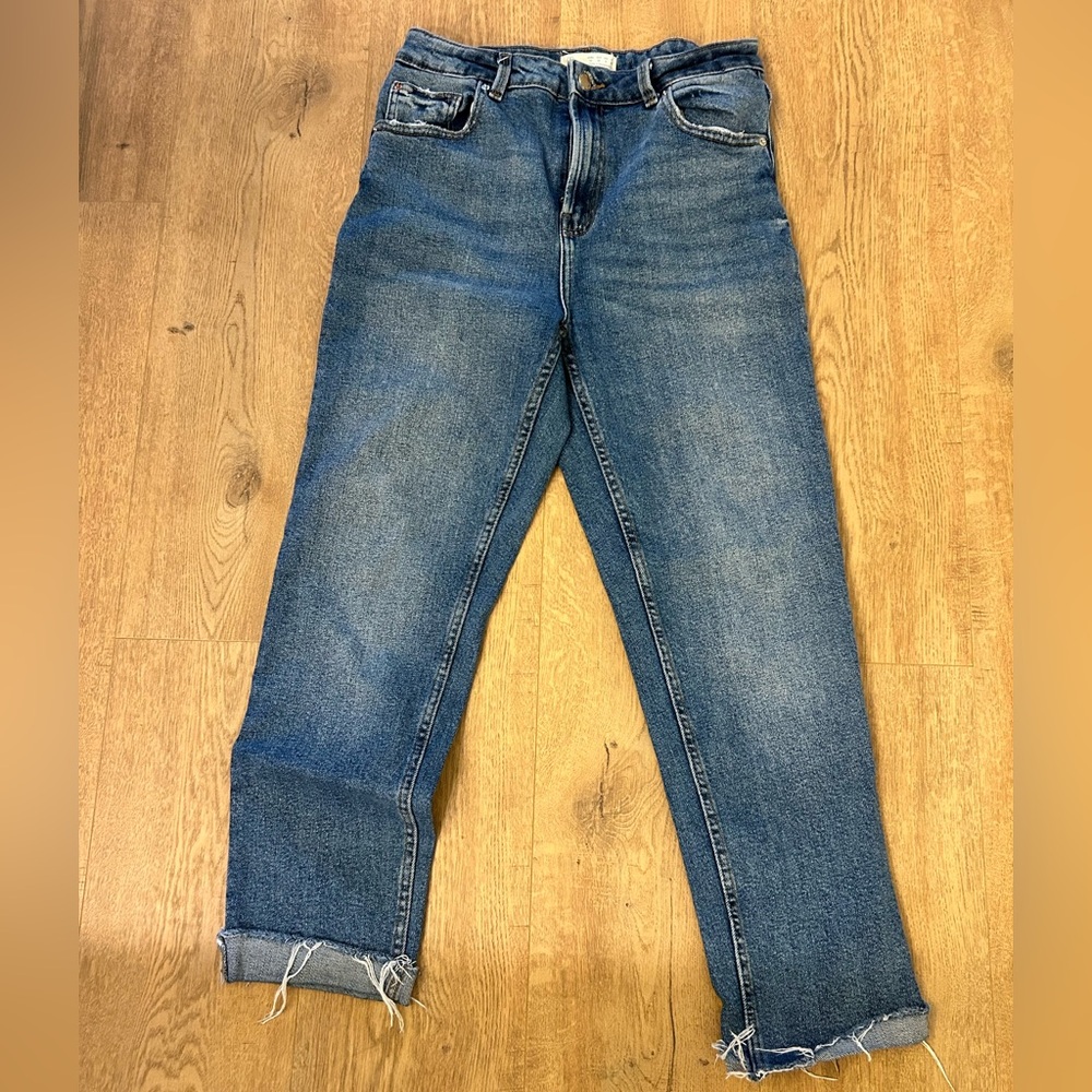 Mid Waisted Blue Jeans
